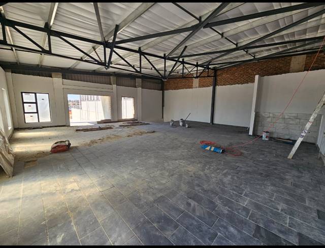 2,183M² WAREHOUSE TO LET IN LANSERIA